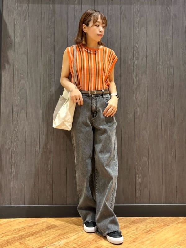 meiさんの「SHOO･LA･RUE｜【S-LL/裏ひんやり/ストレッチ】ワイドストレートデニムパンツ」を使ったコーディネート