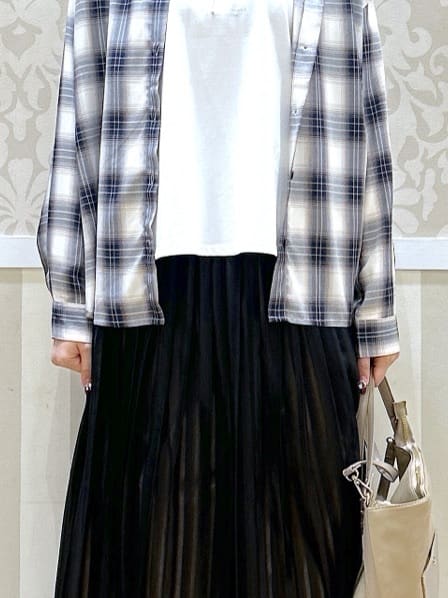 望 愛さんの「grove｜【UVカット】ロゴアソートベーシックロンT」を使ったコーディネート