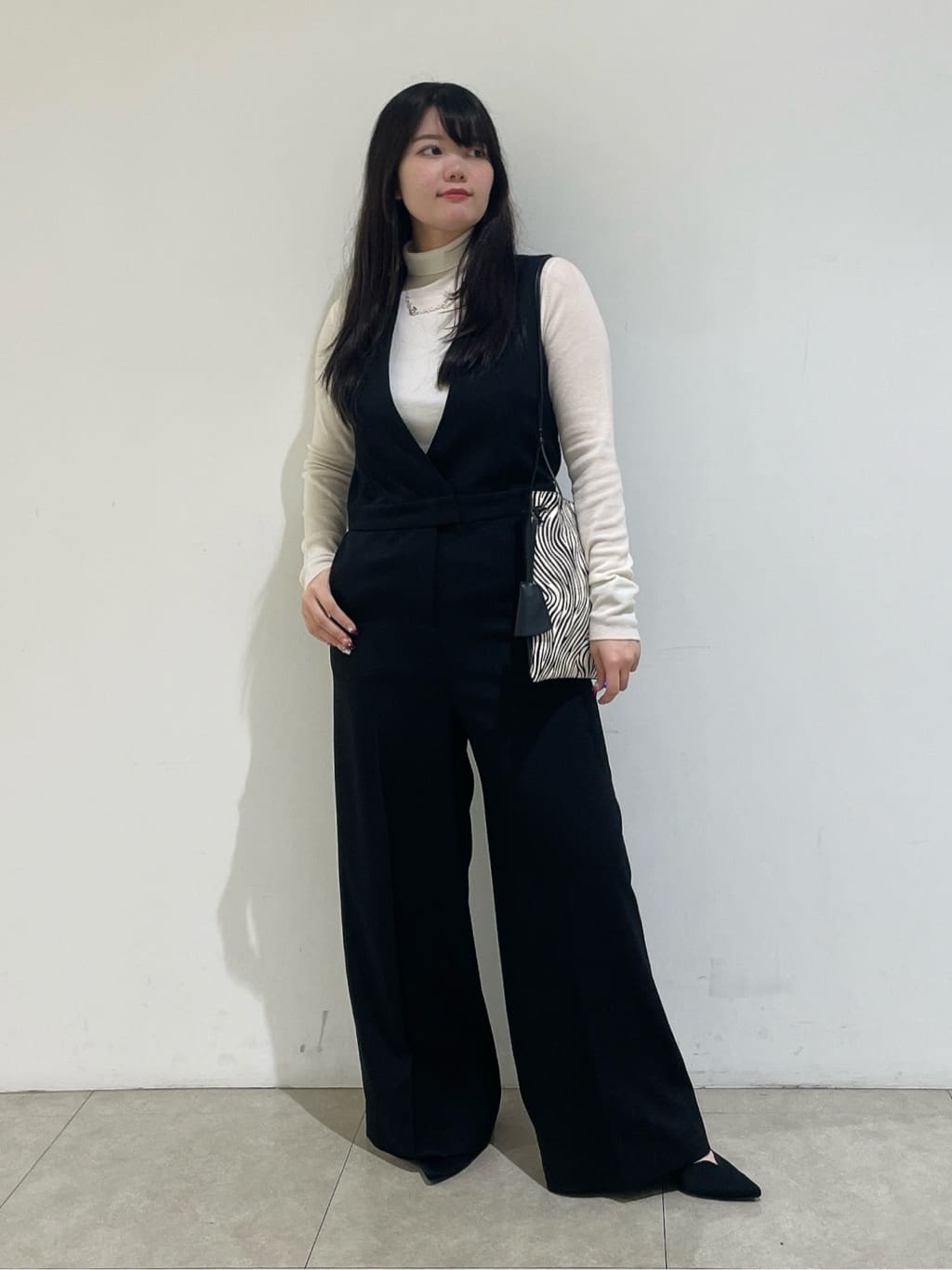 emikaさんの「INDIVI｜【洗える／薄手／ラメ】シアーラメニット」を使ったコーディネート