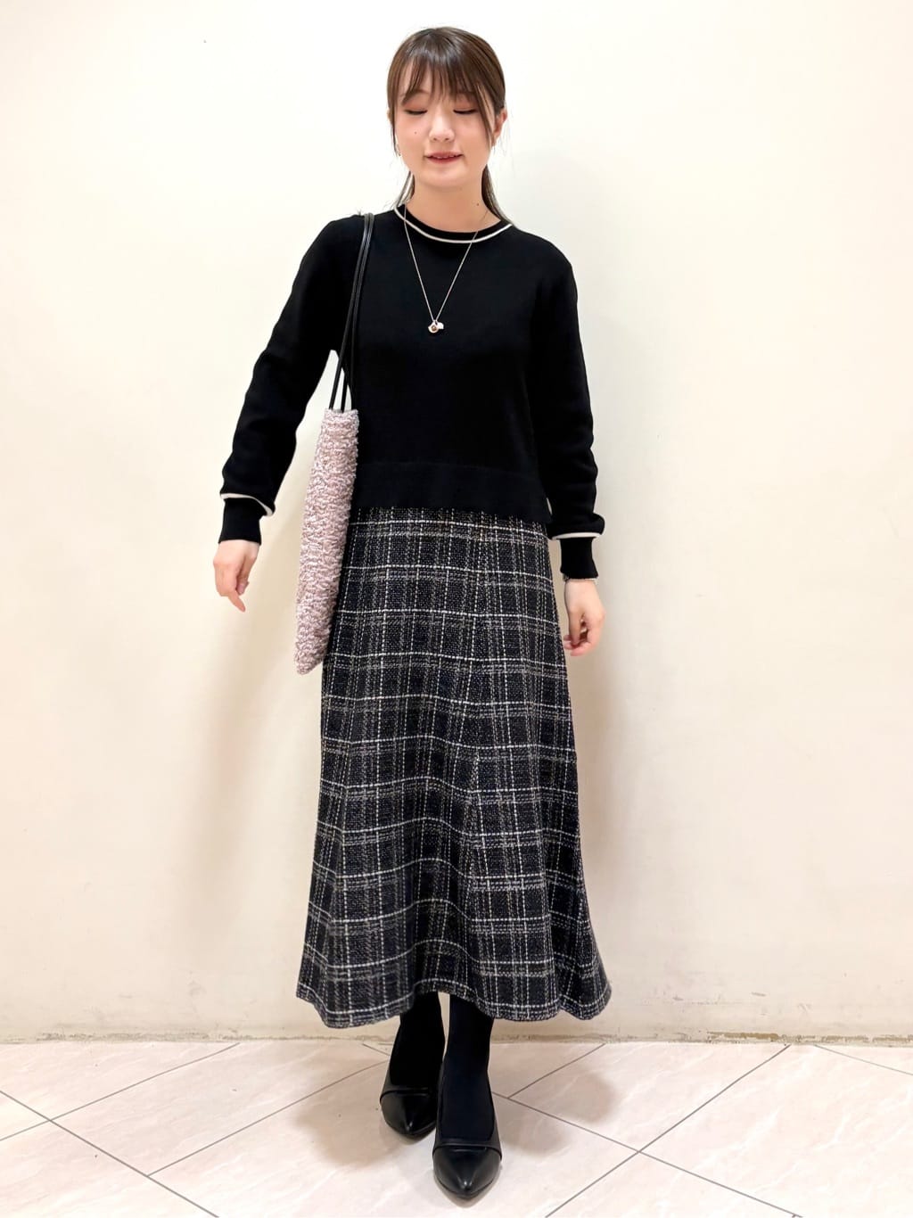 mikiさんの「Reflect｜【コートインでもすっきり◎】チェック柄ニットドッキングワンピース」を使ったコーディネート