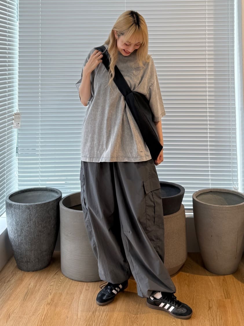 mさんの「tk.TAKEO KIKUCHI｜バギーバレルカーゴパンツ」を使ったコーディネート