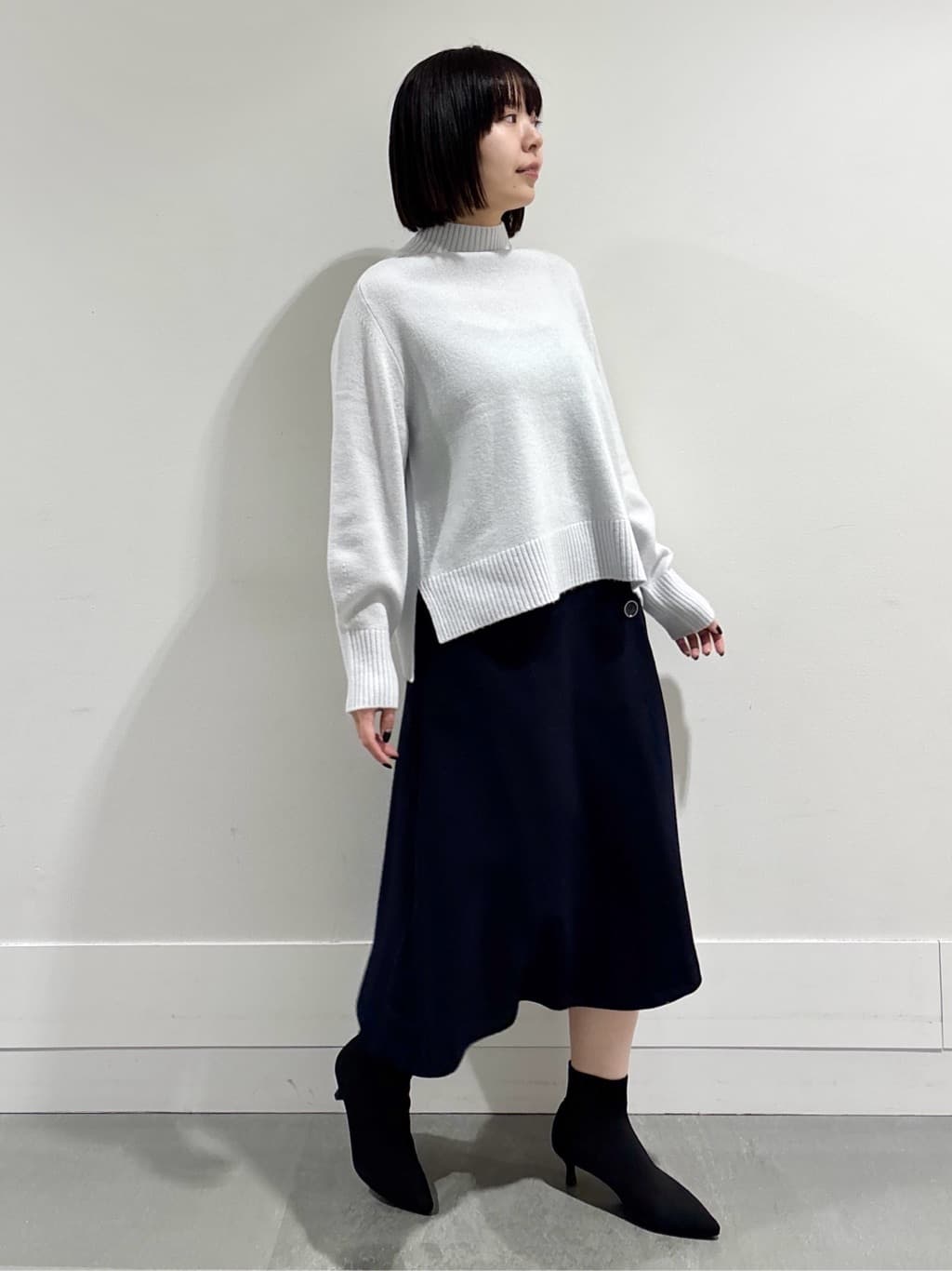モエカさんの「UNTITLED｜【ウール100%/後ろウエストゴム】ミルドスムースフレアスカート」を使ったコーディネート