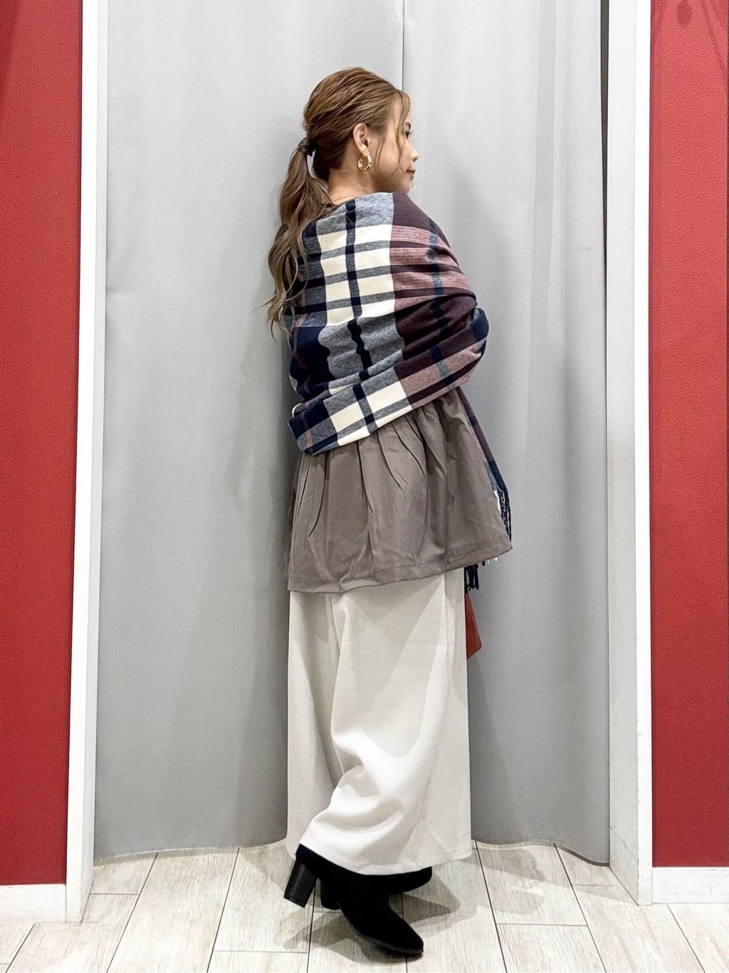 shioさんの「SHOO･LA･RUE｜【洗濯機可/S-LL/体型カバー】異素材きりかえ Aラインニット」を使ったコーディネート