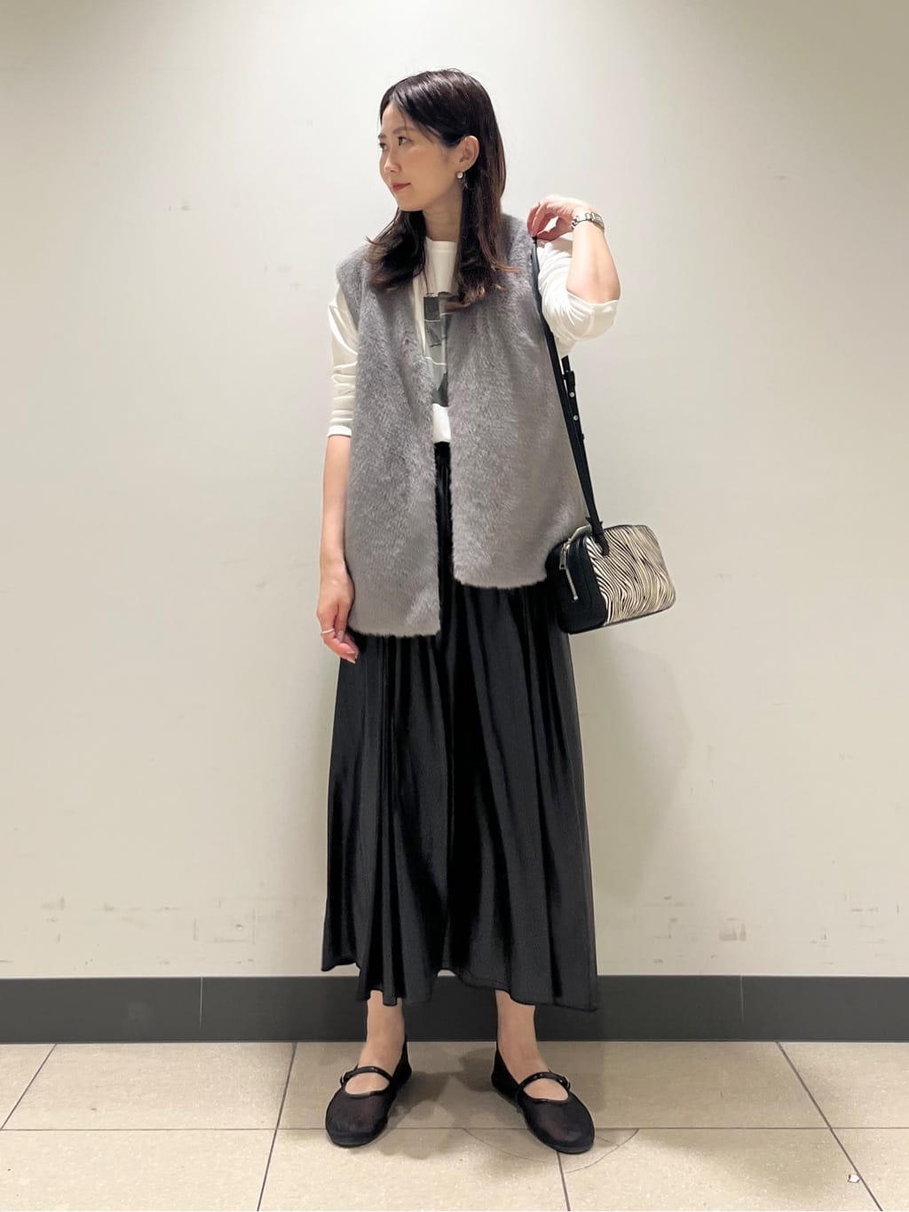 shokoさんの「INDIVI｜【UVケア】プリントフォトロングTシャツ」を使ったコーディネート