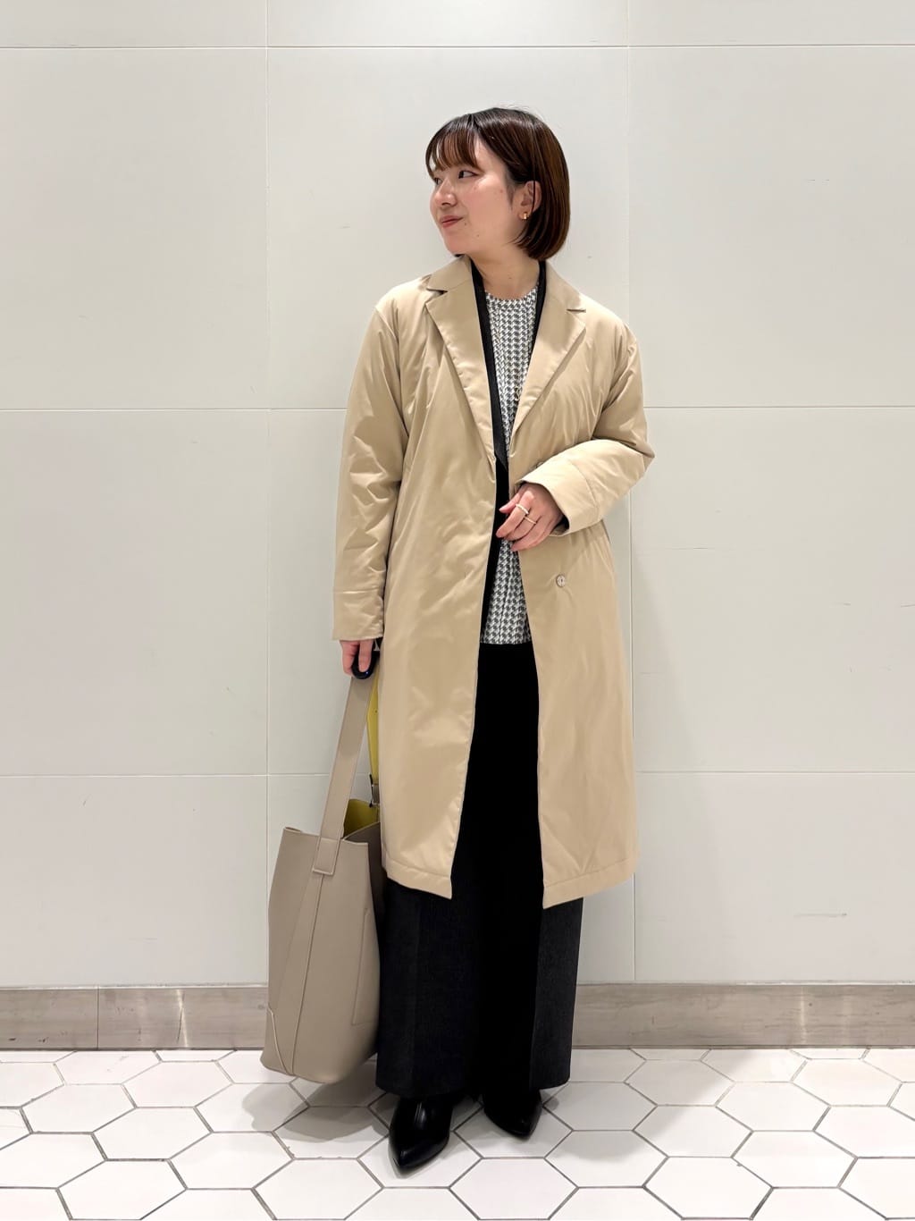 sakuさんの「INDIVI｜【超軽量／蓄熱】ライトパフチェスターコート」を使ったコーディネート