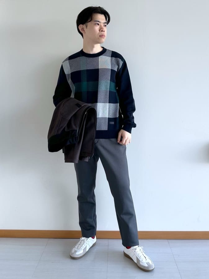 イッシーさんの「TAKEO KIKUCHI｜【JUST ONE LAYER】ダウンファブリック ジップアップ フード ブルゾン」を使ったコーディネート