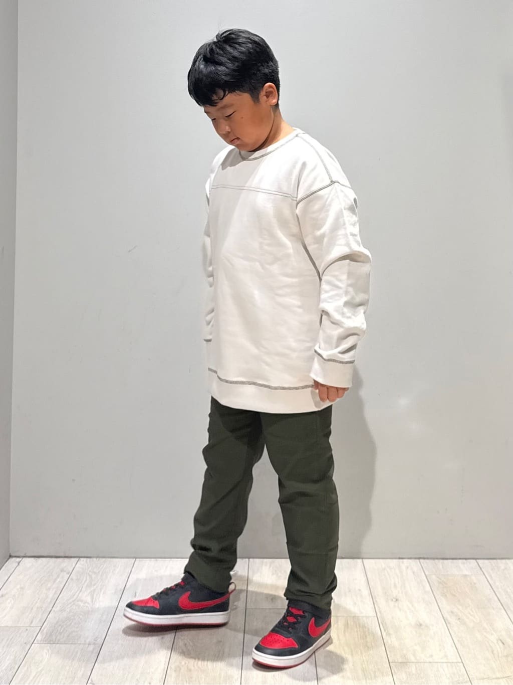 kuboさんの「THE SHOP TK｜【110-160】カラーロック裏毛プルオーバー」を使ったコーディネート