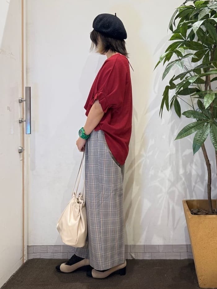 misakiさんの「SHOO･LA･RUE｜【洗える】お袖のタックがアクセント インせず着られる さらさらドルマントップス」を使ったコーディネート