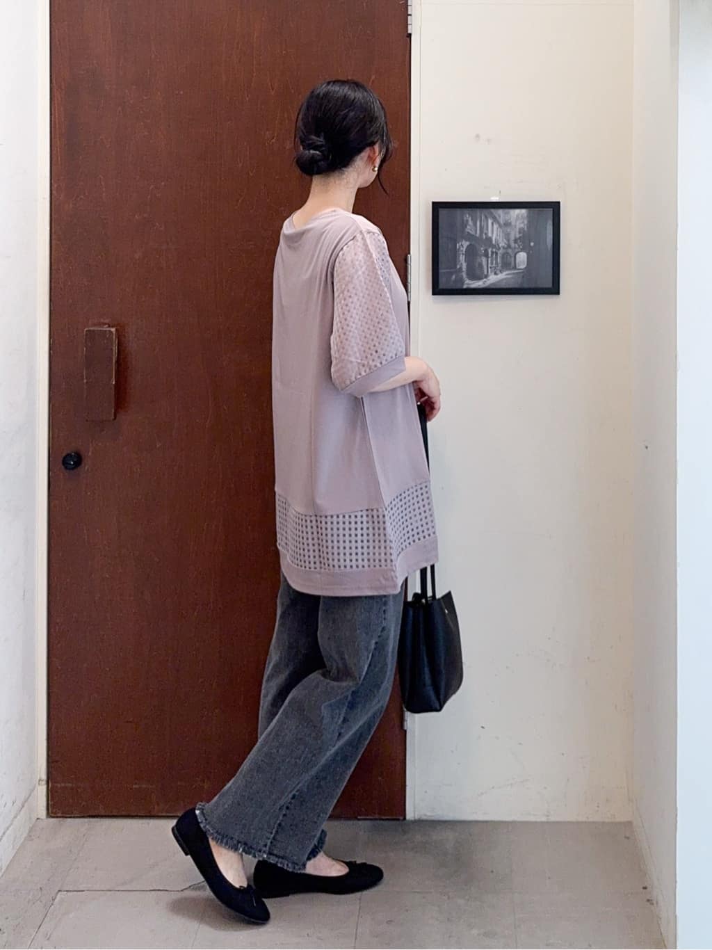 𝐇𝐢𝐫𝐨𝐦𝐢さんの「SHOO･LA･RUE｜【ひんやり/S-LL/二の腕カバー】シアーチェックがポイント 5分袖チュニック」を使ったコーディネート