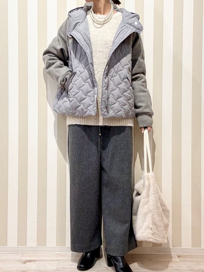 まつこさんの「SHOO･LA･RUE｜【洗濯機可/S-LL】上品にキラリと華やぐ スパンコールニット」を使ったコーディネート