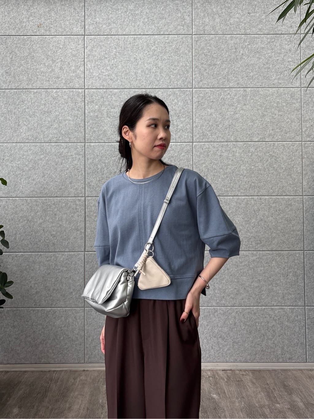 ひなさんの「INDIVI｜フォルムスリーブカットソー」を使ったコーディネート