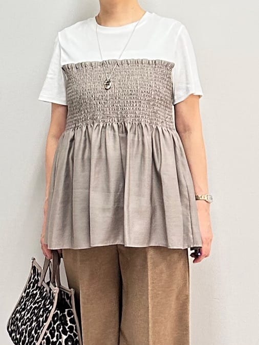 みなこさんの「UNTITLED｜【コットン100/洗える/Tシャツ】シャーリングドッキングペプラム」を使ったコーディネート