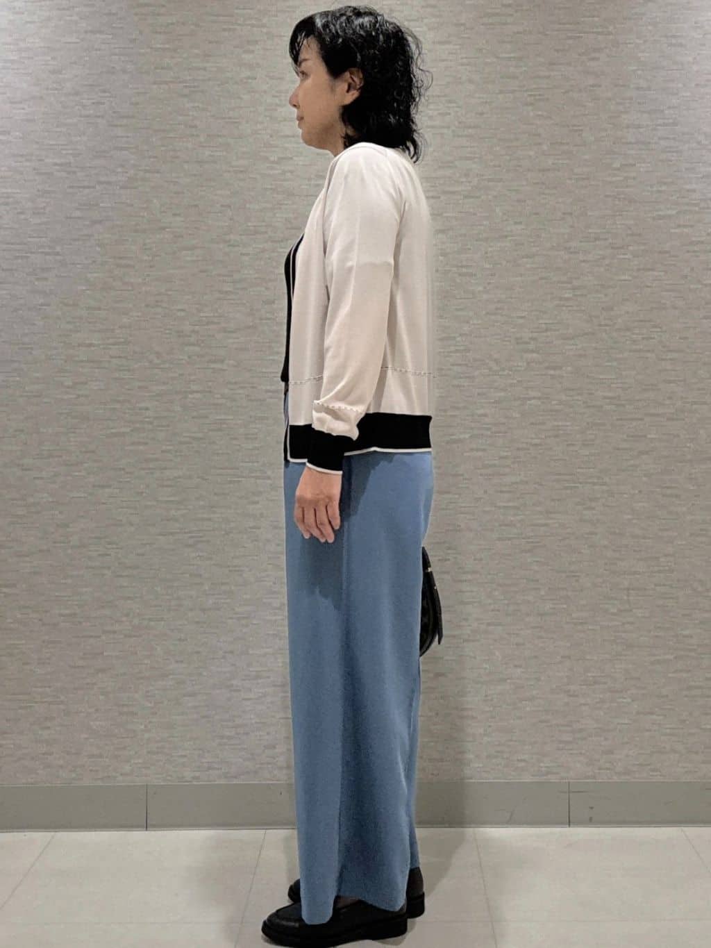 KOJIMAさんの「Reflect｜【WEB先行カラーあり／手洗い可／アンサンブル可】バイカラー五分袖ニット」を使ったコーディネート