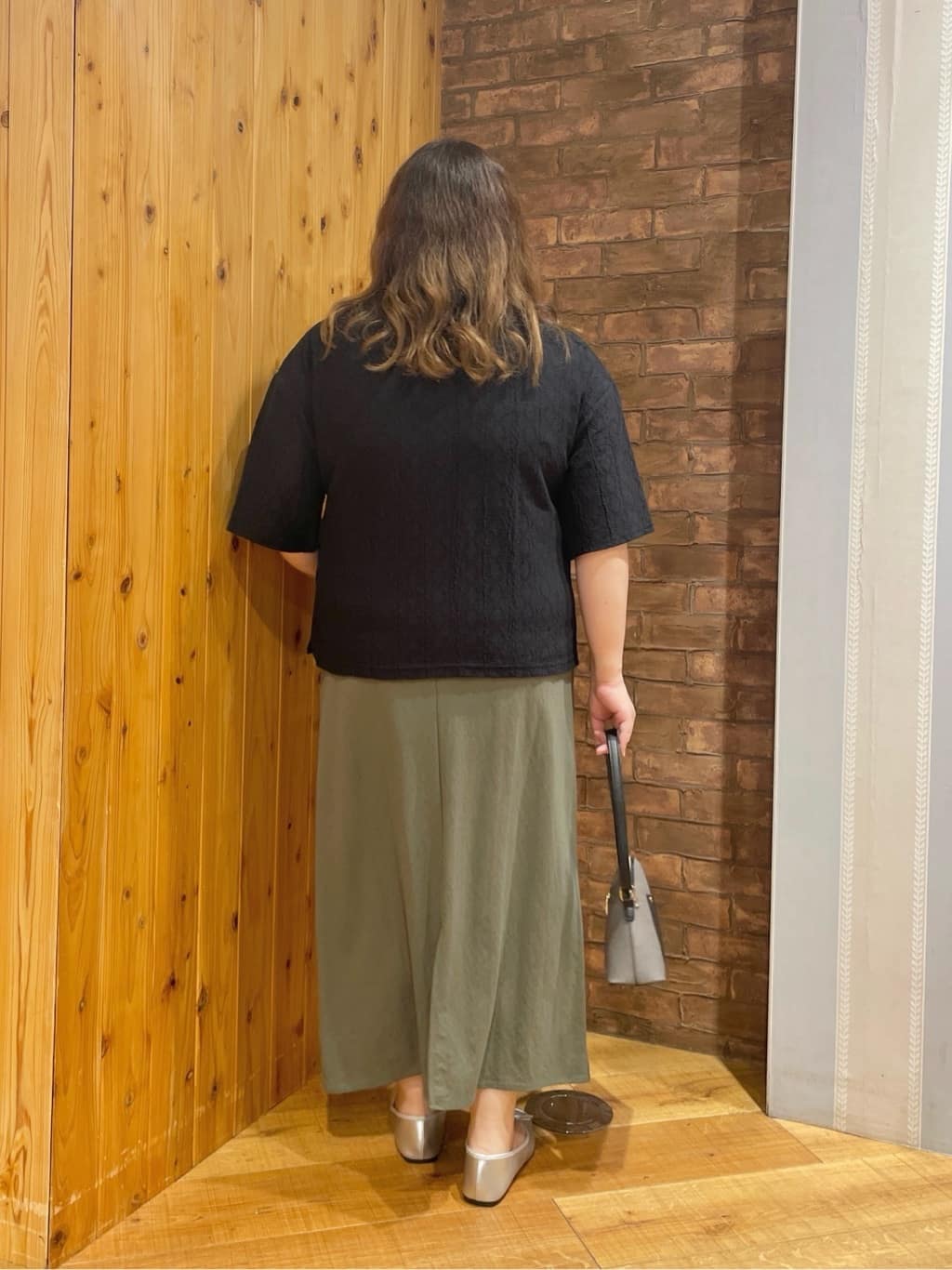 Risaさんの「SHOO･LA･RUE｜【5分袖】大人の魅力を惹きたてる レースカットソー」を使ったコーディネート