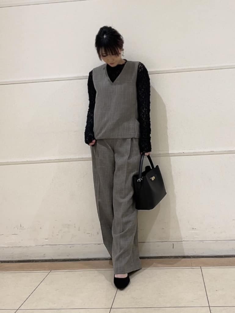 watanabeさんの「UNTITLED｜【セットアップ可/洗える】梳毛調合繊Vネックベスト」を使ったコーディネート