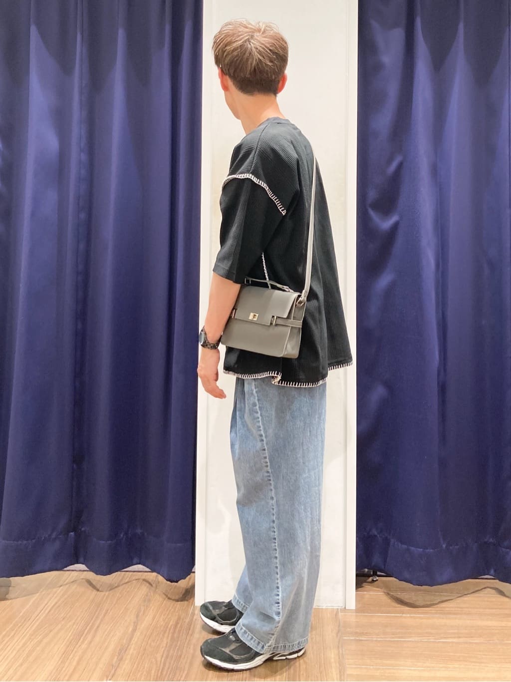 つーじーさんの「THE SHOP TK｜ツータックワイドデニムパンツ」を使ったコーディネート