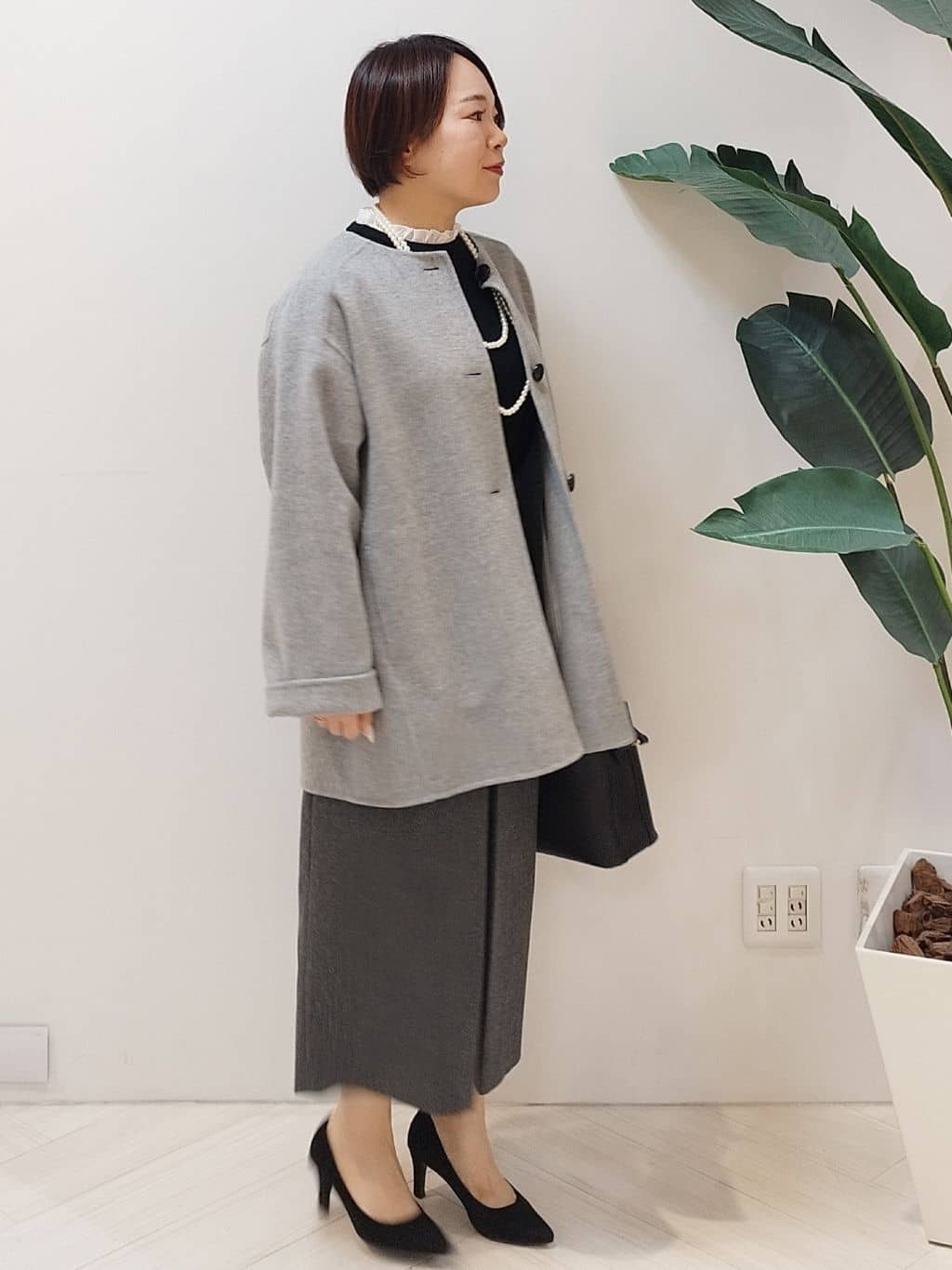 s u g iさんの「UNTITLED｜【ウエスト後ろゴム/シーズンレス】シルクネップツイード ナロースカート」を使ったコーディネート