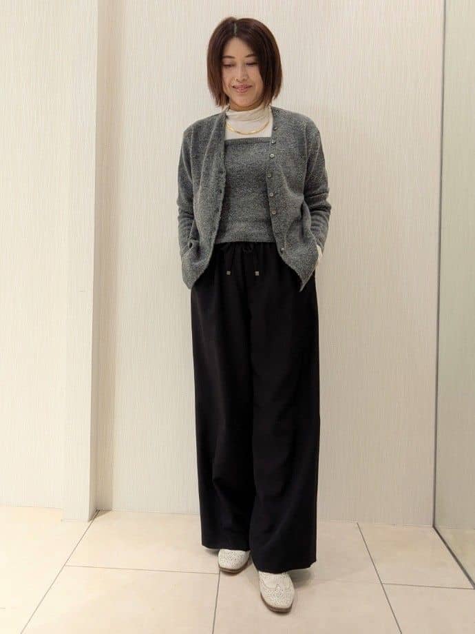 u-macoさんの「UNTITLED｜【トレンド/柔らかな素材感】ビスチェセットカーディガン」を使ったコーディネート