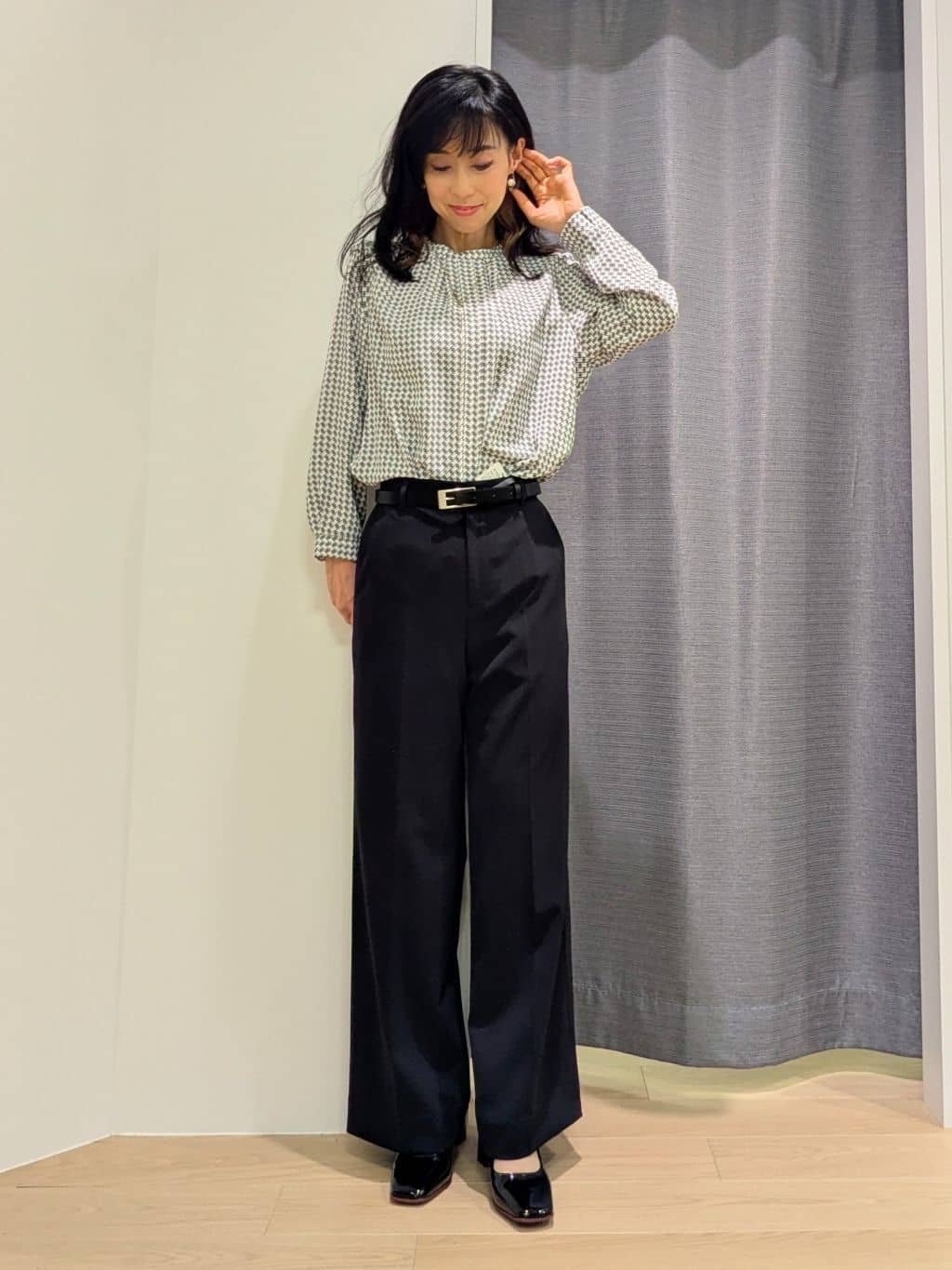 miiさんの「INDIVI｜【洗える／UVケア／スーツ】ストレッチワイドパンツ」を使ったコーディネート