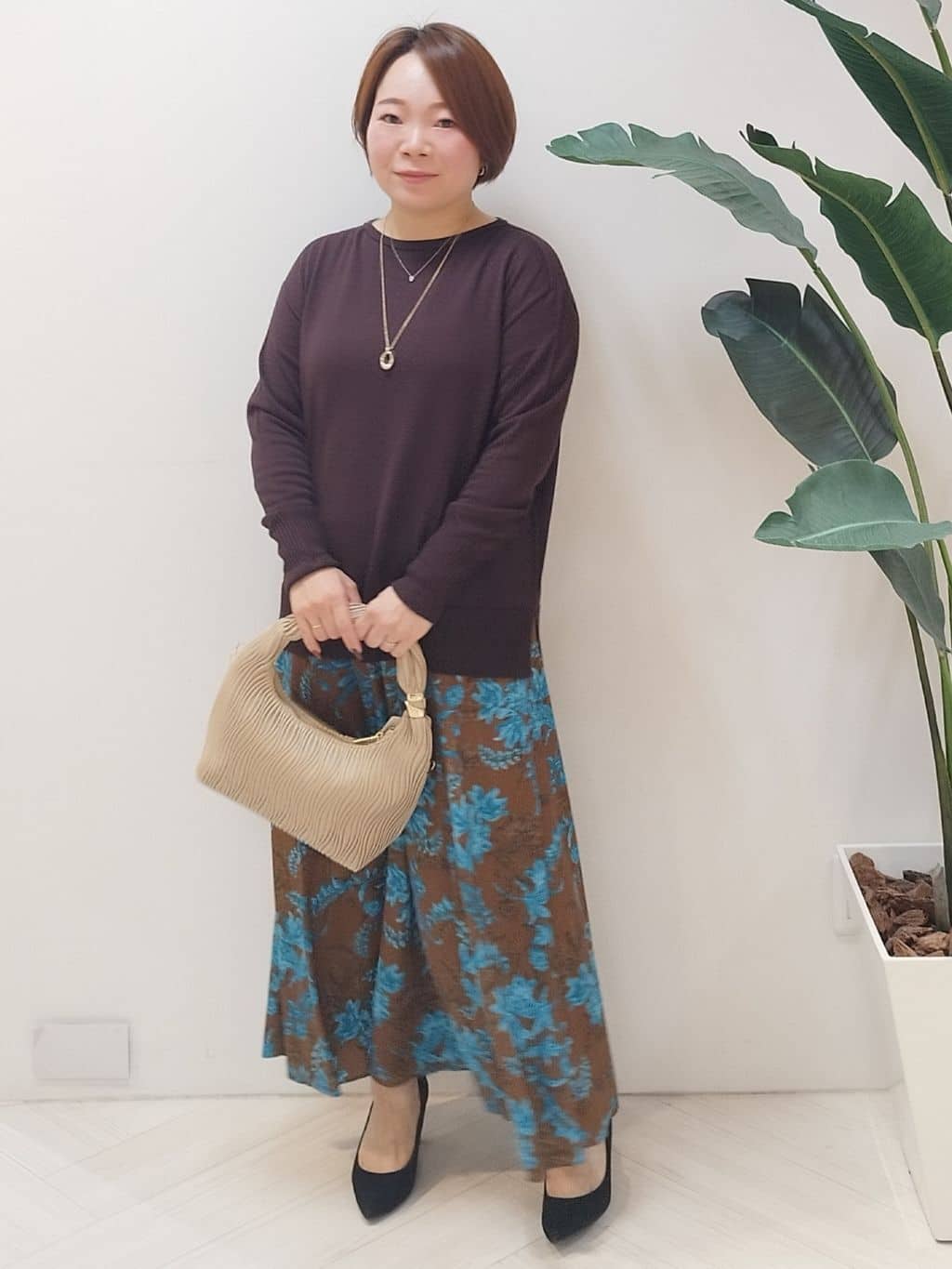 s u g iさんの「UNTITLED｜【セットアップ可/ウエストゴム】オーナメントフラワー スカート」を使ったコーディネート