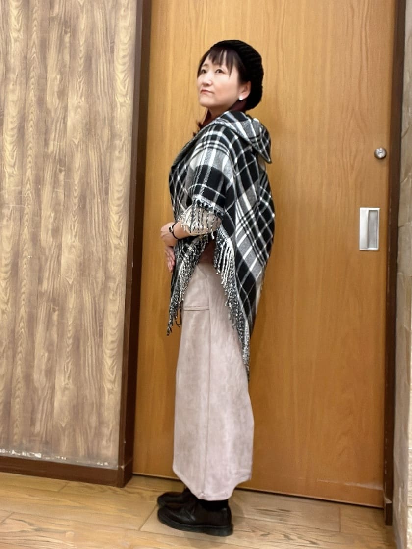 ゆっきーさんの「SHOO･LA･RUE｜【洗濯機可/S-LL】1枚で華やか フリルドッキングトップス」を使ったコーディネート