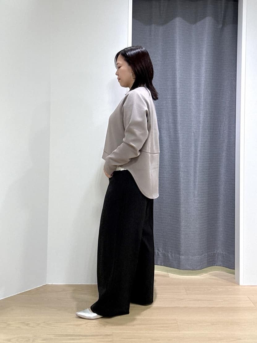Akiさんの「INDIVI｜Comfy SET UP｜イージーストレートワイドパンツ【セットアップ対応／通勤/カセット服】」を使ったコーディネート