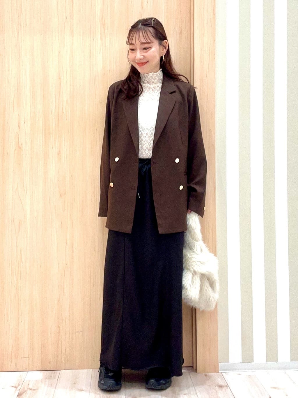 ririさんの「SHOO･LA･RUE｜【S-LL】上品なレースハイネックトップス」を使ったコーディネート
