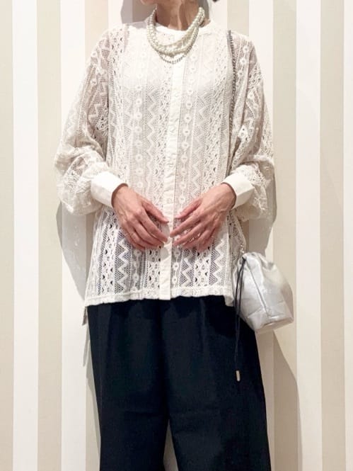 まつこさんの「SHOO･LA･RUE｜【セットアップ可】レース使いが美しい バンドカラーシャツ」を使ったコーディネート