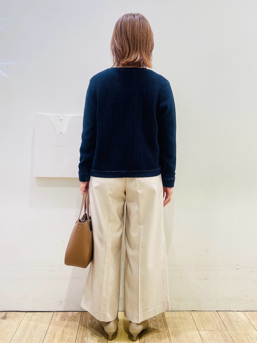 YUKOさんの「index｜ロゴ刺繍クルーカーディガン【洗濯機洗い可】」を使ったコーディネート