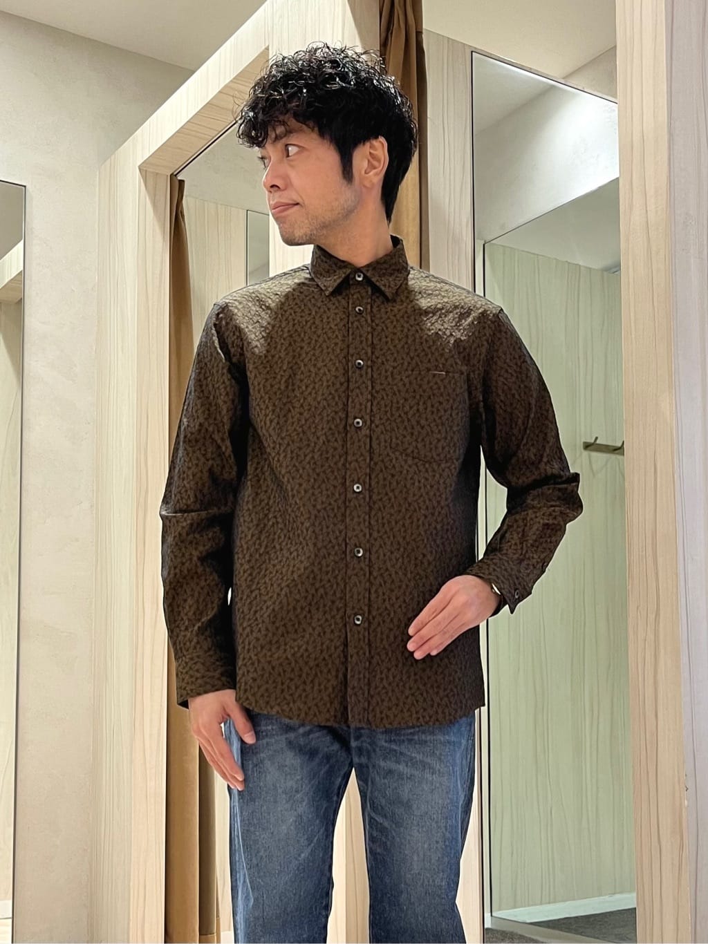 URAさんの「TAKEO KIKUCHI｜【JUST ONE LAYER】ダウンファブリック ジップアップ リブ ブルゾン」を使ったコーディネート