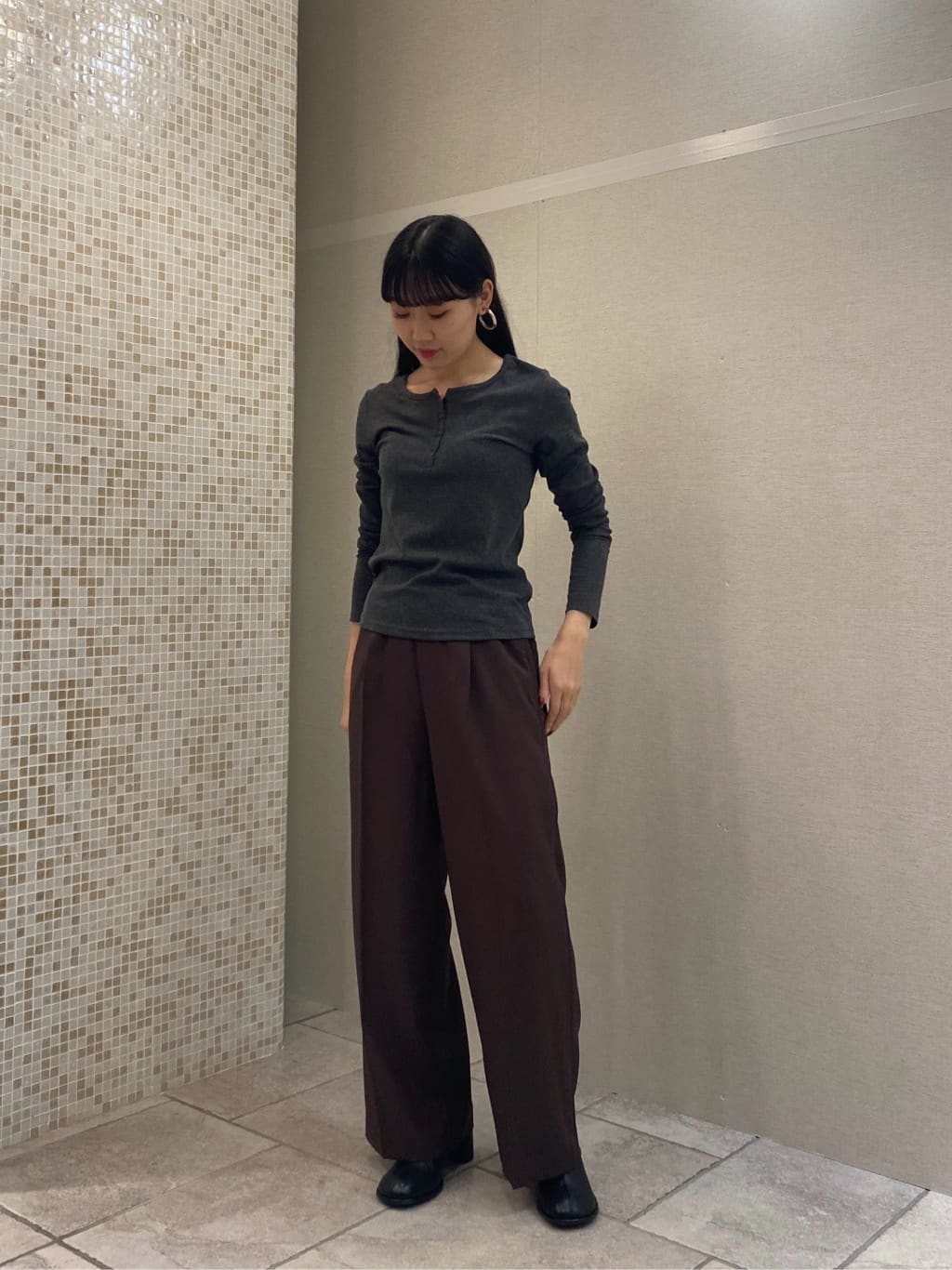 rinaさんの「INDIVI｜カットアウトカットソー」を使ったコーディネート