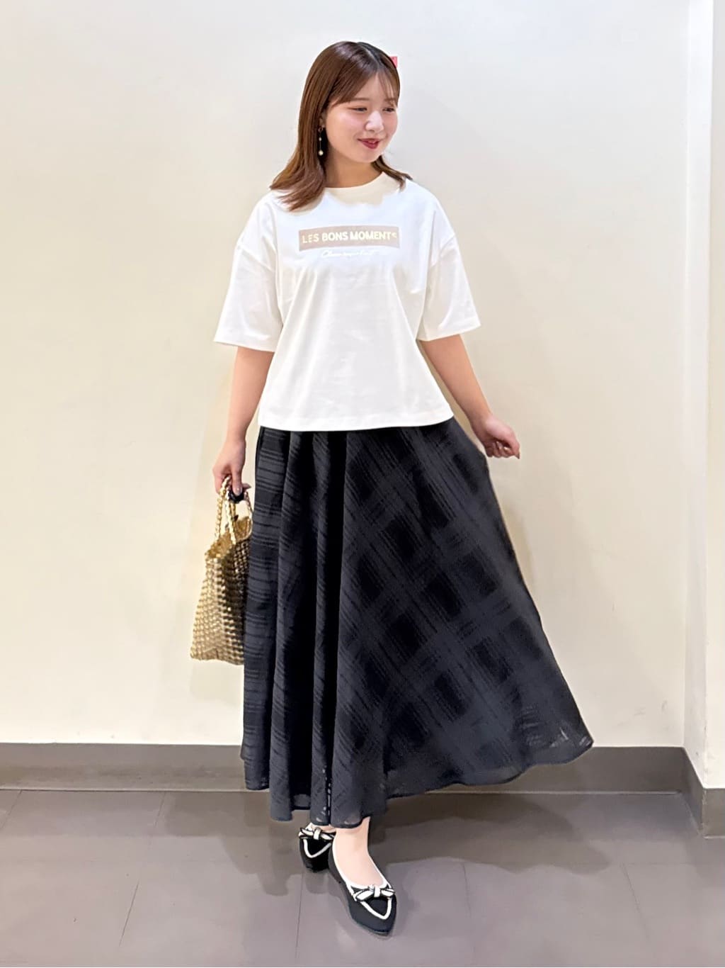 いくみさんの「UNTITLED｜【コットン100/ゆったり/ショート丈/洗える】ベロアロゴTシャツ」を使ったコーディネート