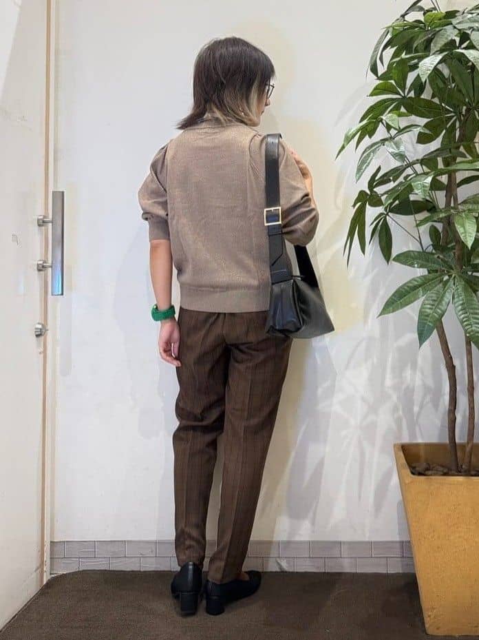 misakiさんの「SHOO･LA･RUE｜【S-LL/チェック柄アソート】脚のラインをきれいに見せる タックテーパードパンツ」を使ったコーディネート
