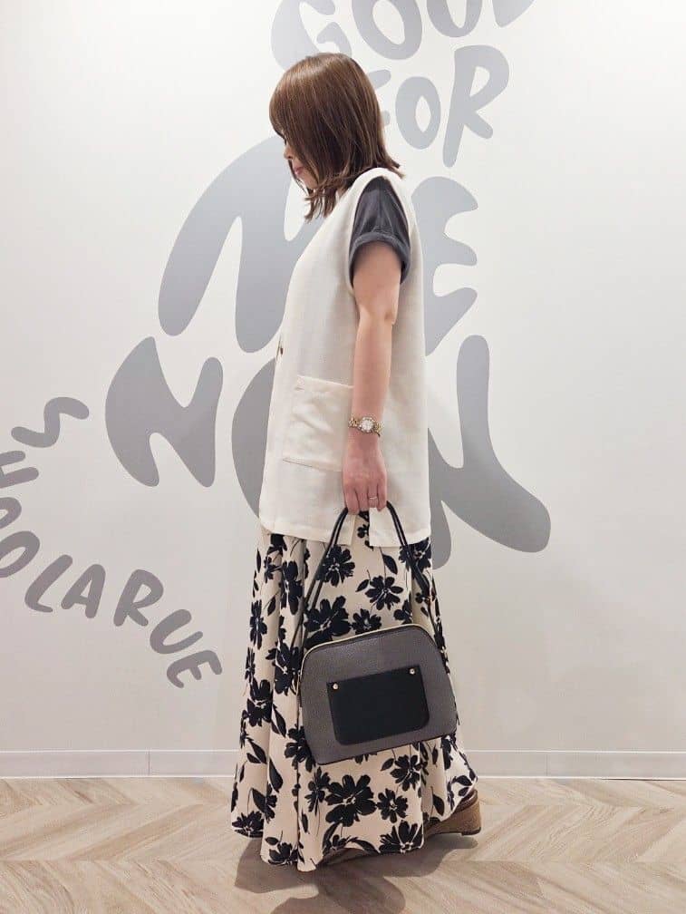 TSUCHIYAさんの「SHOO･LA･RUE｜【S-LL】夏のレイヤードコーデに さらりと着られるメッシュジレ」を使ったコーディネート