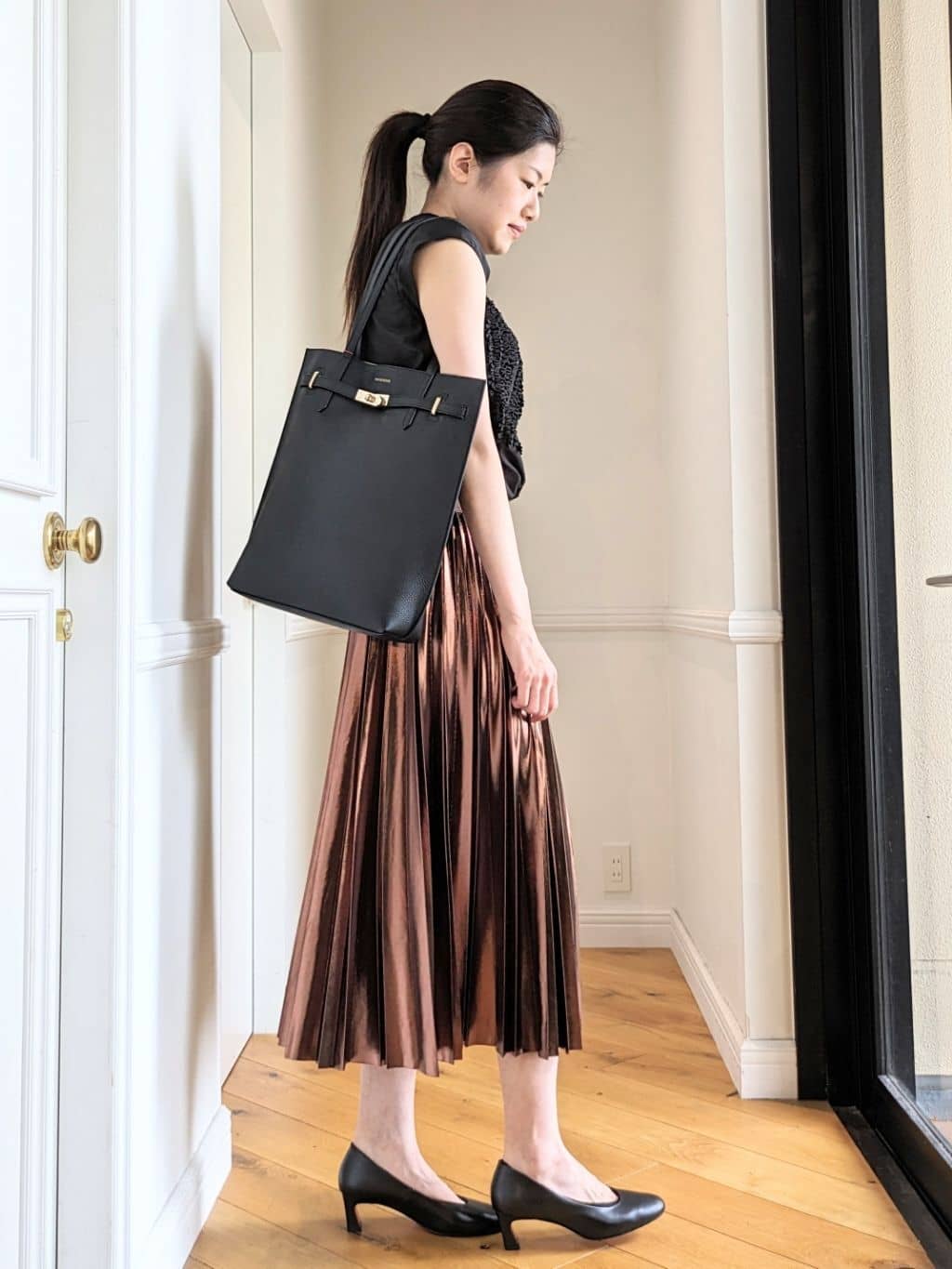 CHISAさんの「DRESSTERIOR｜◆【洗える/ストレッチ性/オンオフ】箔プリントプリーツスカート」を使ったコーディネート