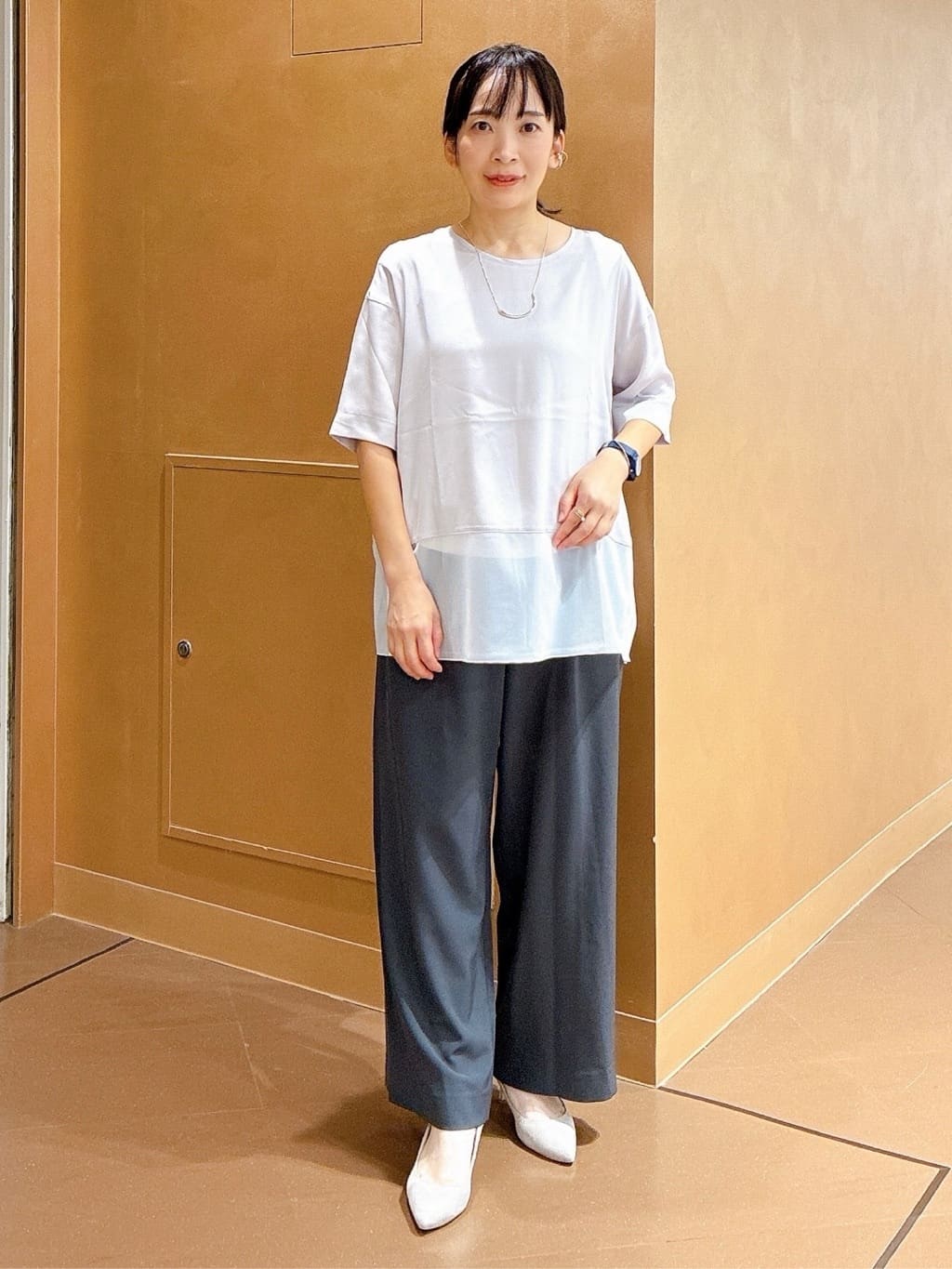 hattoriさんの「INDIVI｜【体型カバー】スクエアブラウス」を使ったコーディネート
