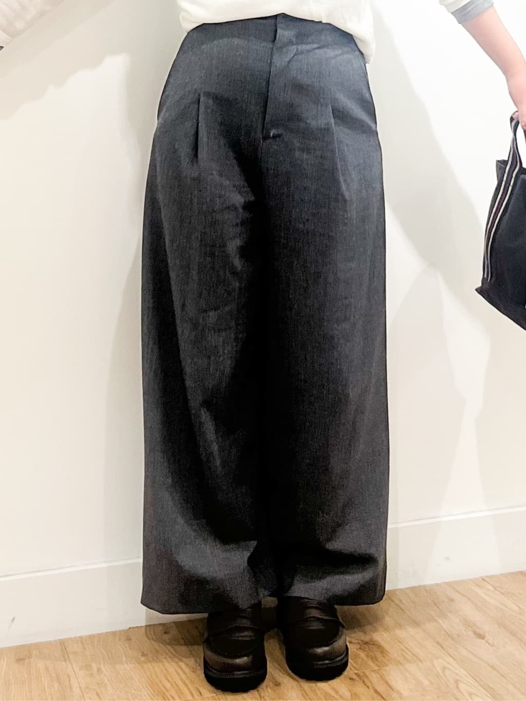 Asukaさんの「Dessin｜【セットアップ可・洗える】ハイウエストタックパンツ」を使ったコーディネート