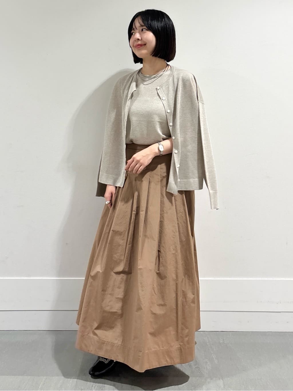 モエカさんの「UNTITLED｜【前後2WAY/アンサンブル可/ゆったり】シアーカーディガン」を使ったコーディネート