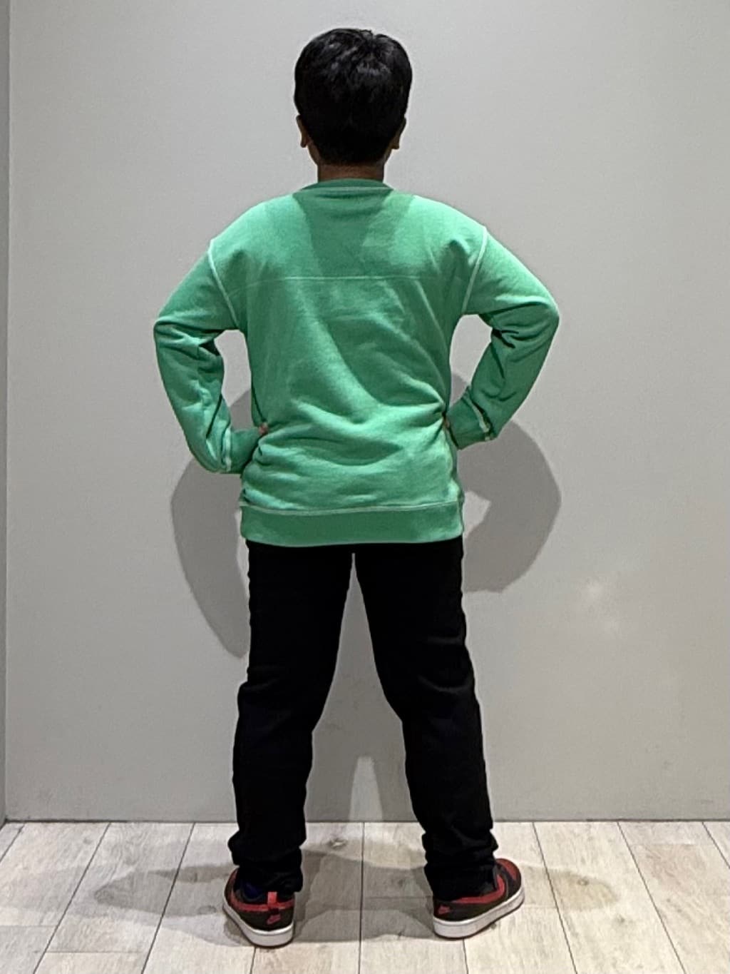kuboさんの「THE SHOP TK｜【110-160】カラーロック裏毛プルオーバー」を使ったコーディネート