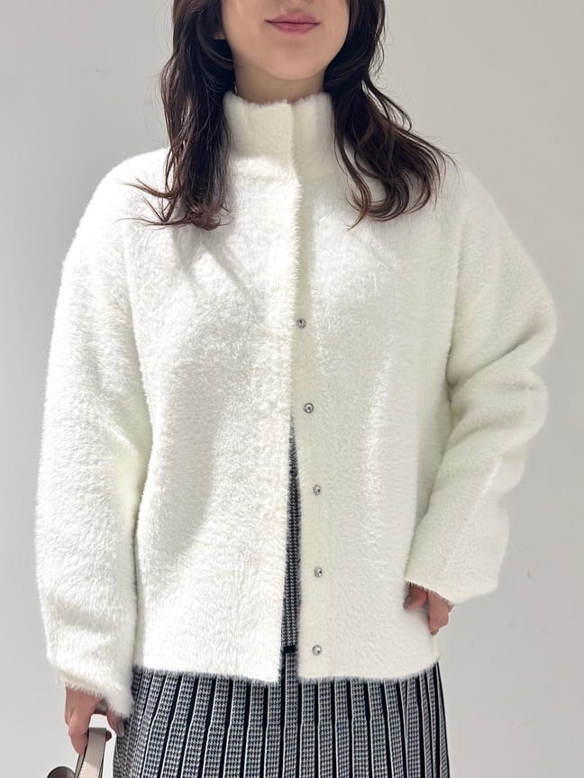 そんさんの「INDIVI｜スタンドネック シャギーモールニット」を使ったコーディネート