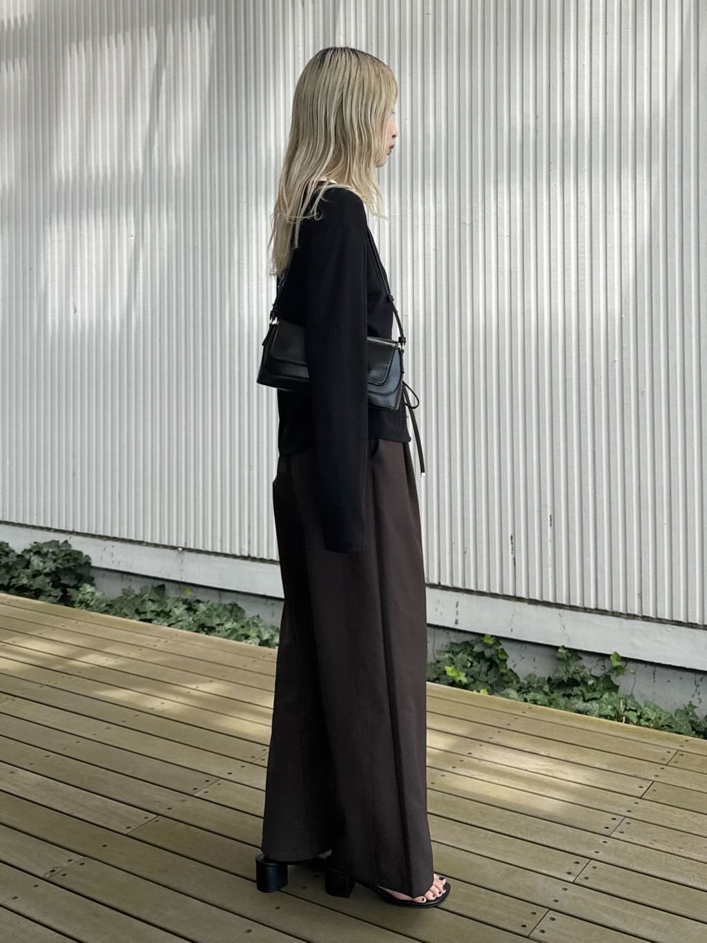 omaさんの「THE SHOP TK｜シアーフライスVカーデ」を使ったコーディネート