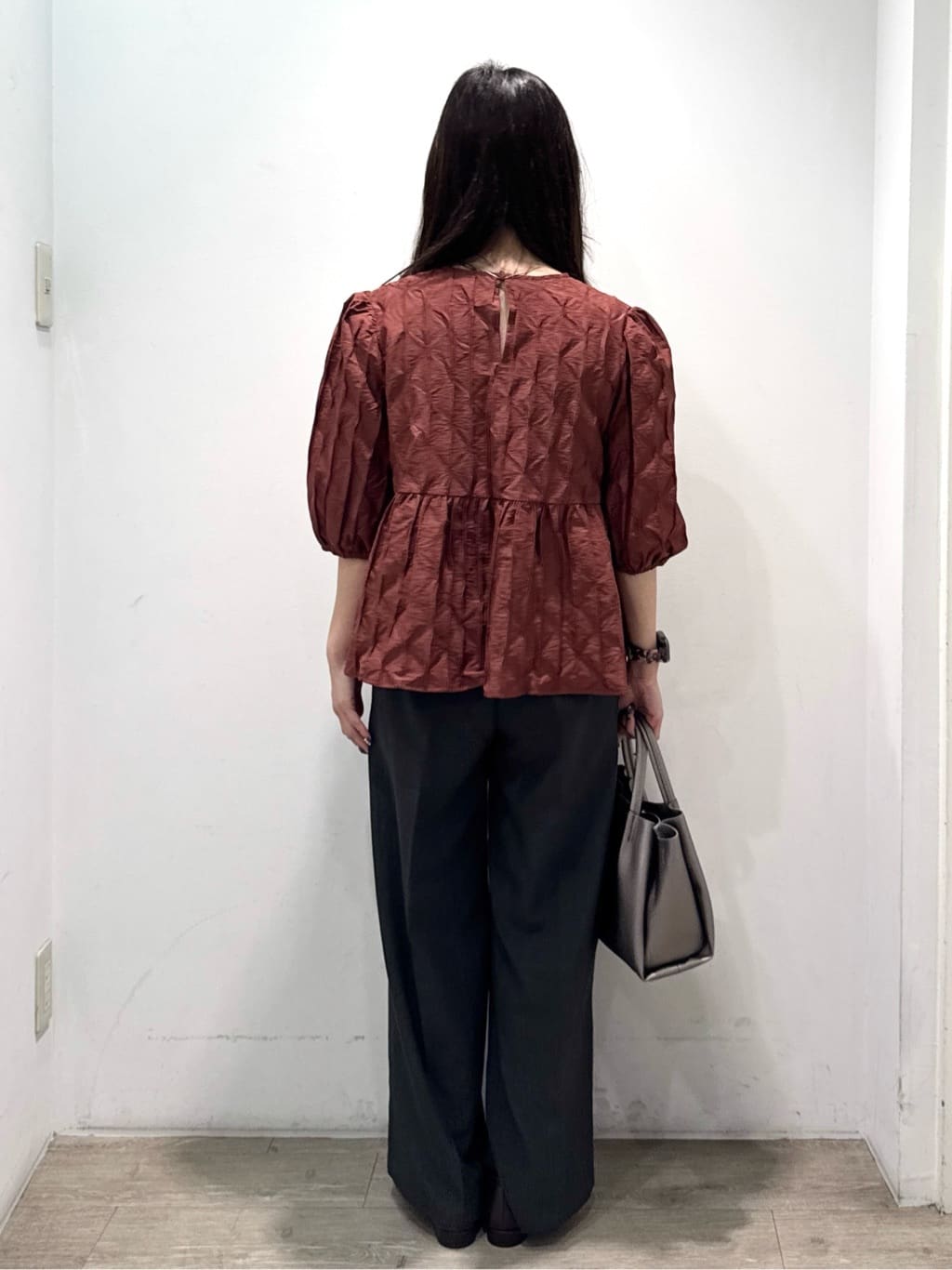 yuicciさんの「OPAQUE.CLIP｜ふくれジャカードペプラムブラウス【洗濯機洗い可】」を使ったコーディネート