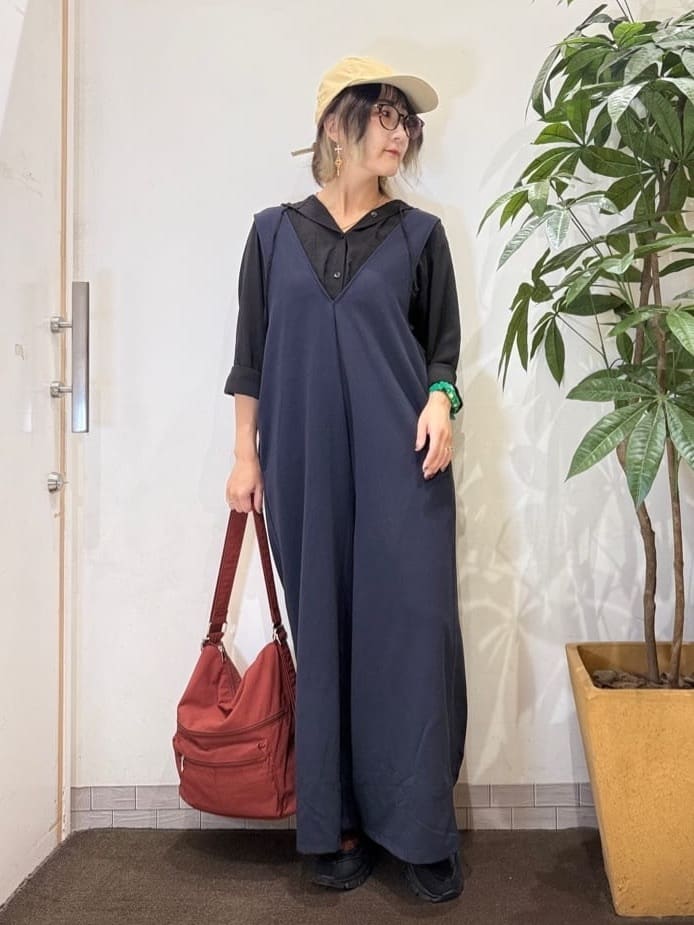 misakiさんの「SHOO･LA･RUE｜【前後2WAY/洗える】さらっと着られるサロペット」を使ったコーディネート