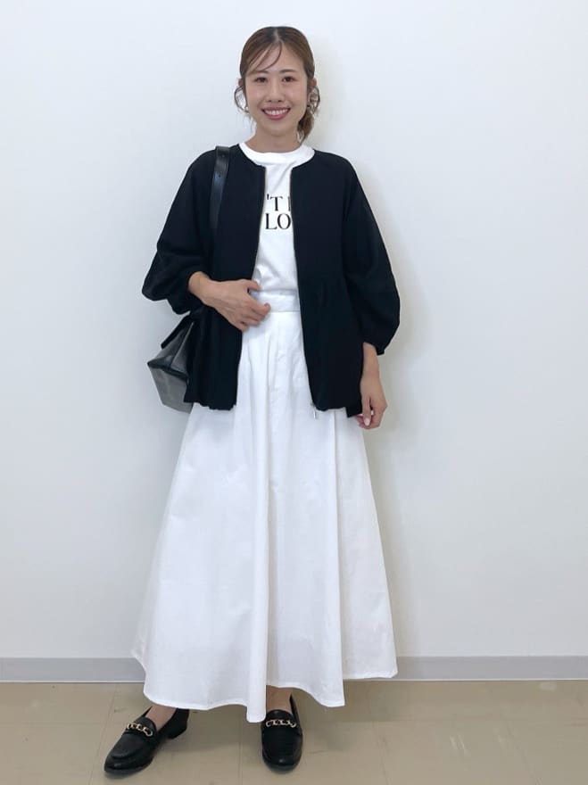 Akiさんの「OPAQUE.CLIP｜シアーバルーンペプラムブルゾン【洗える】」を使ったコーディネート