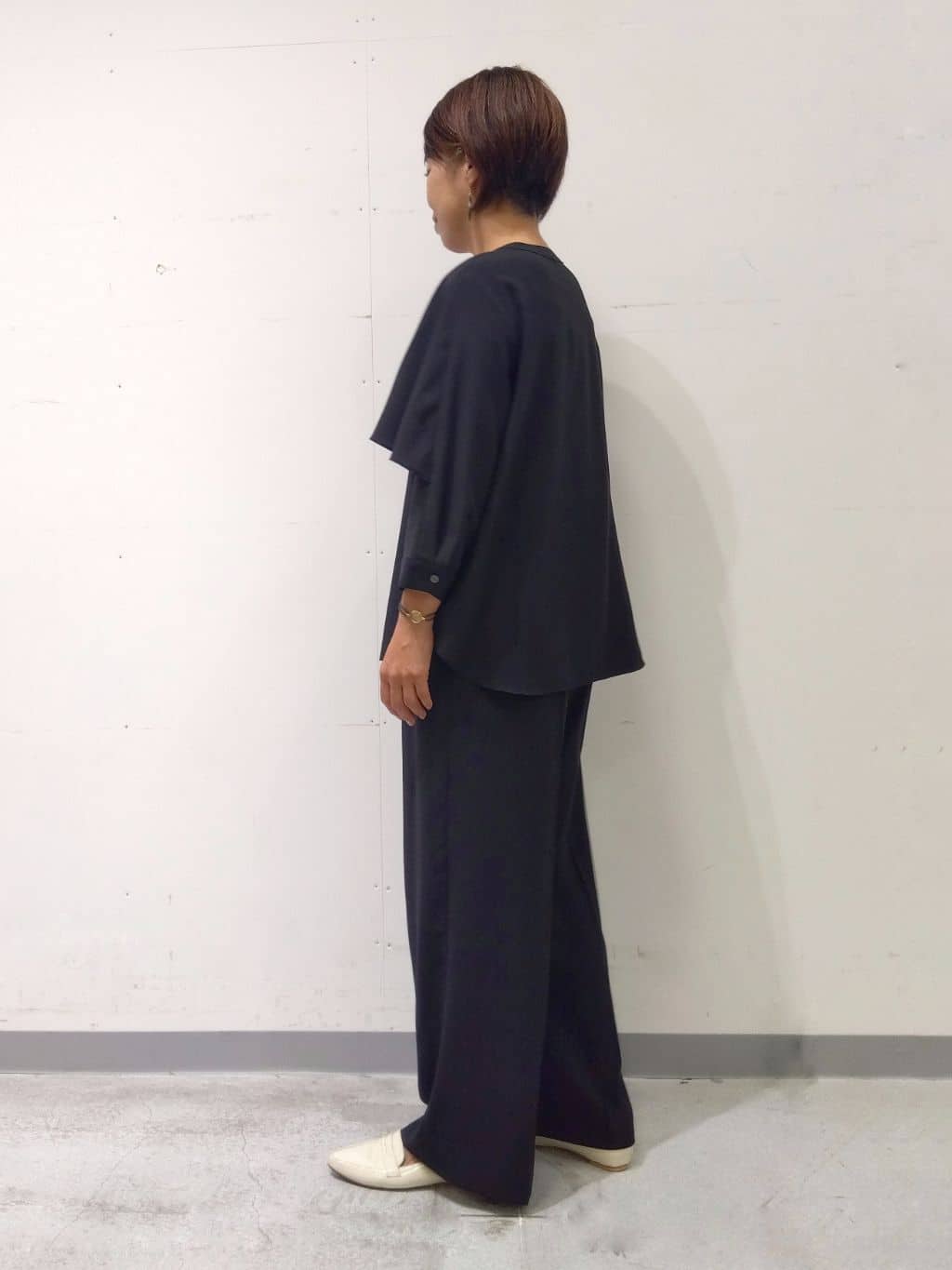 Kさんの「INDIVI｜【羽織りとしても活躍！】ケープカラーブラウス」を使ったコーディネート