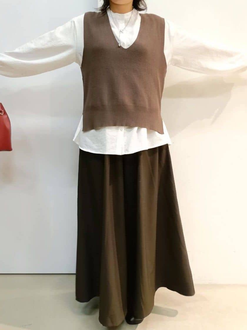 あんさんの「THE SHOP TK｜【春まで着られる】ニットベスト＆ブラウスセット/洗濯機OK」を使ったコーディネート