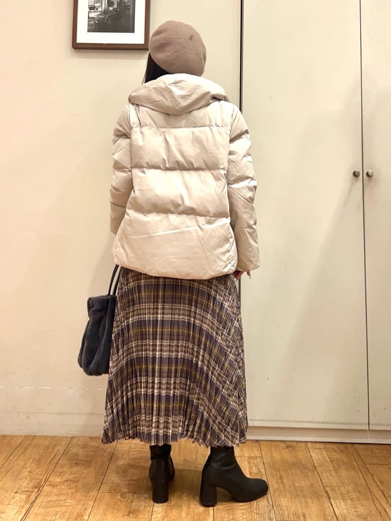 AIRIさんの「SHOO･LA･RUE｜【撥水/洗える】ショートフーディーダウン」を使ったコーディネート