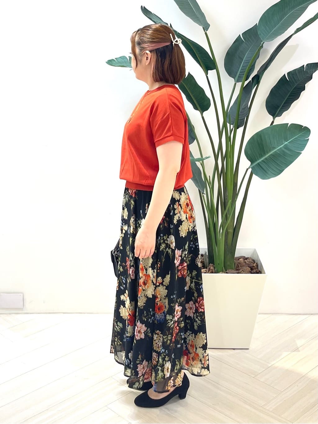 Tomoさんの「UNTITLED｜【洗える/前後2WAY】ネックプルオーバーニット」を使ったコーディネート