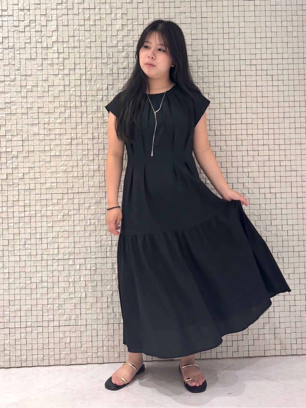 MEGUMIさんの「INDIVI｜ミニスクエアショルダー」を使ったコーディネート