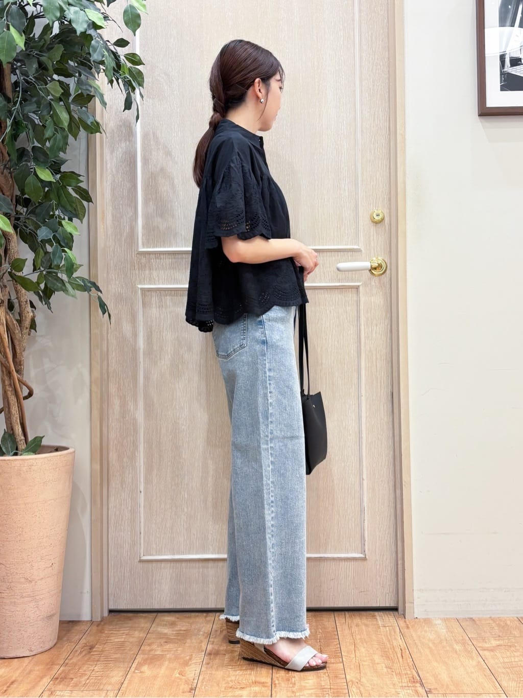 なみさんの「SHOO･LA･RUE｜コーデの主役になる スカラップレースブラウス」を使ったコーディネート